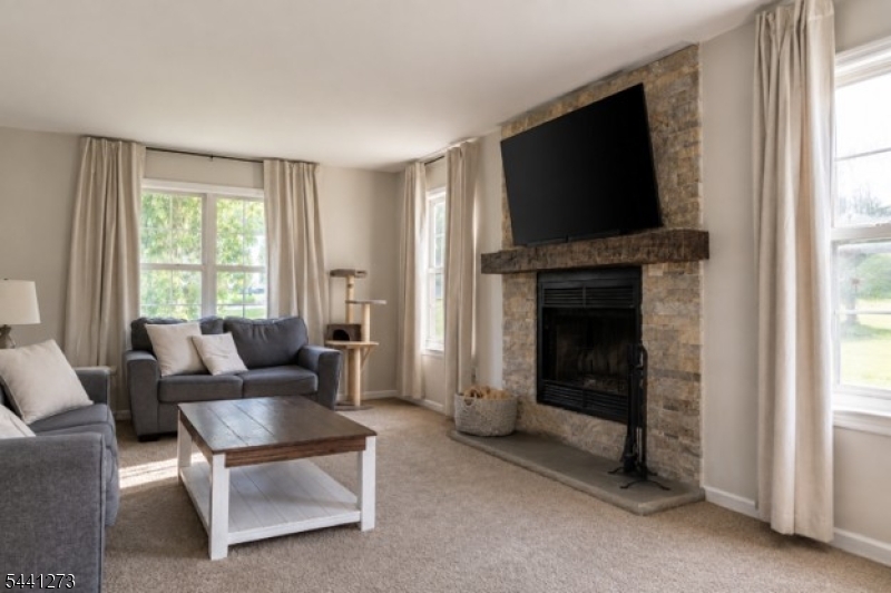 4 Fox Chase Rd Property Photo 8