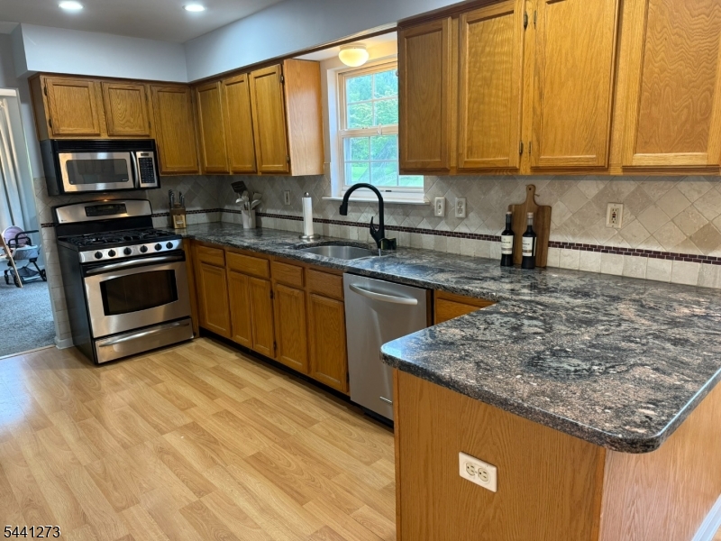 4 Fox Chase Rd Property Photo 12