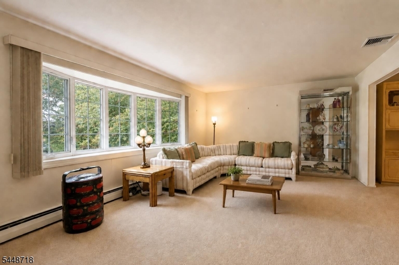 7 Rosemont Ter Property Photo 5