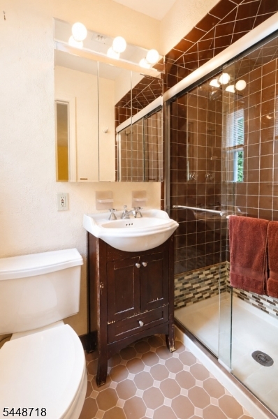 7 Rosemont Ter Property Photo 16
