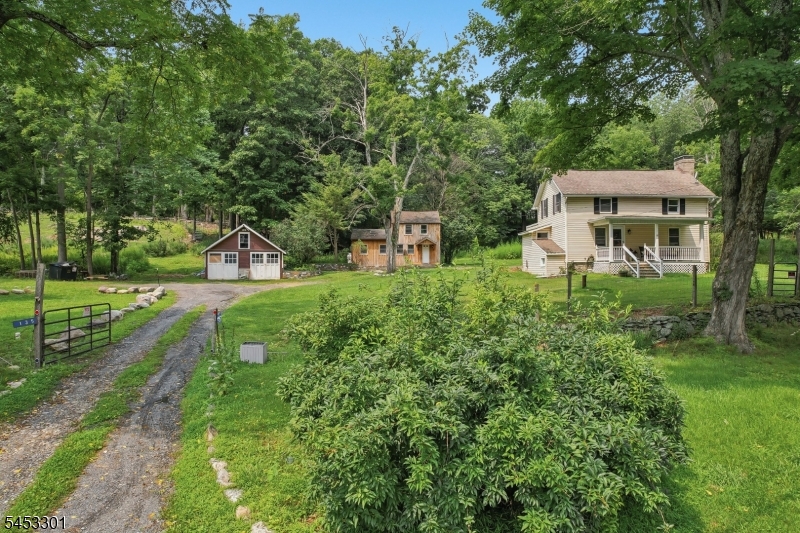 135 Millbrook Rd Property Photo 1