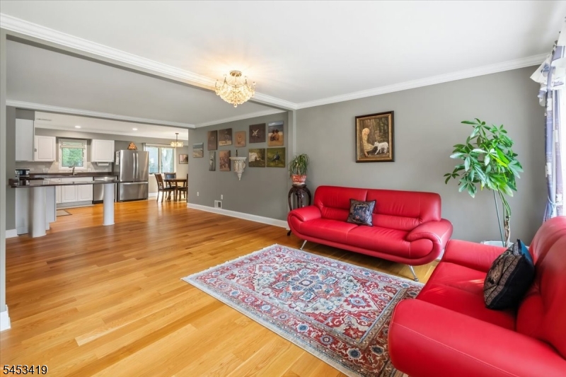 30 Beverly Rd Property Photo 6