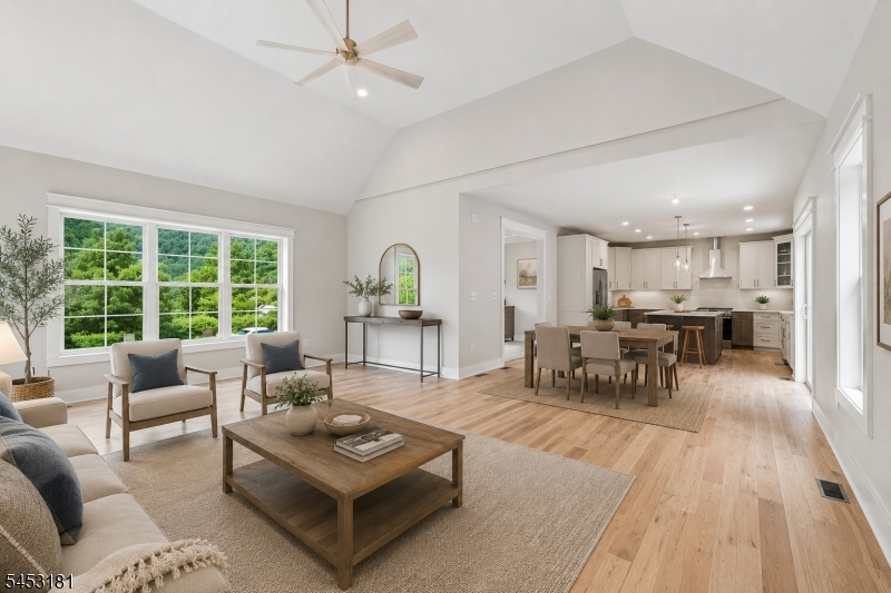 4 Highland Meadows Road Property Photo 8
