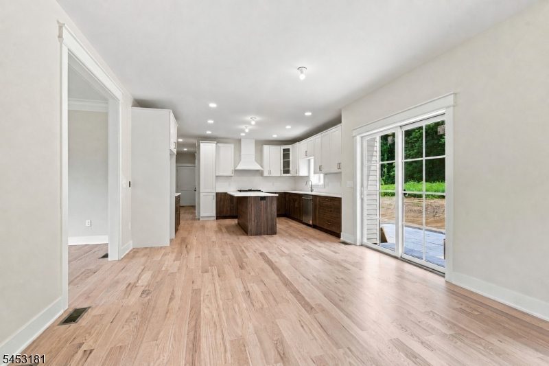 4 Highland Meadows Road Property Photo 9