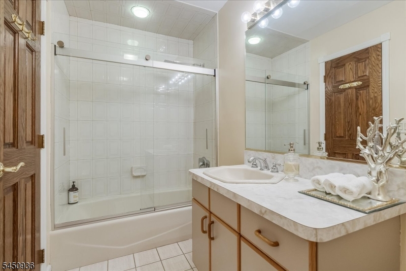 42 Lambert Dr Property Photo 32