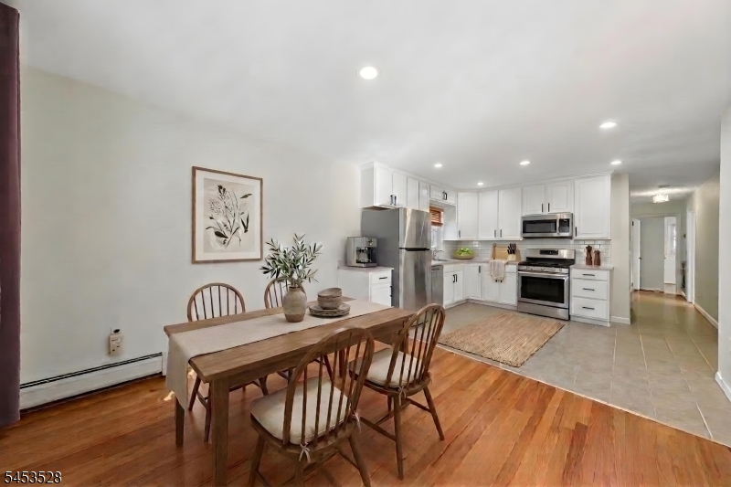 166 1st St Property Photo 3