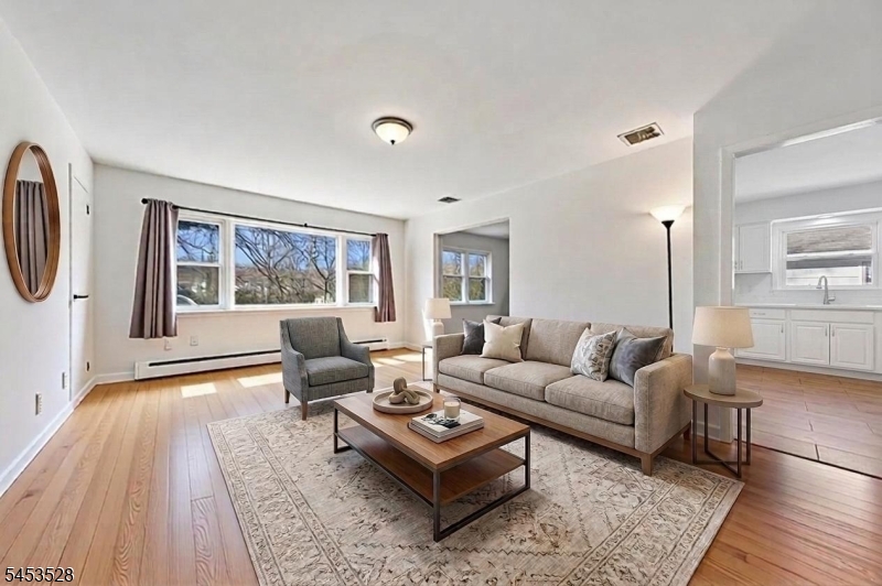 166 1st St Property Photo 8