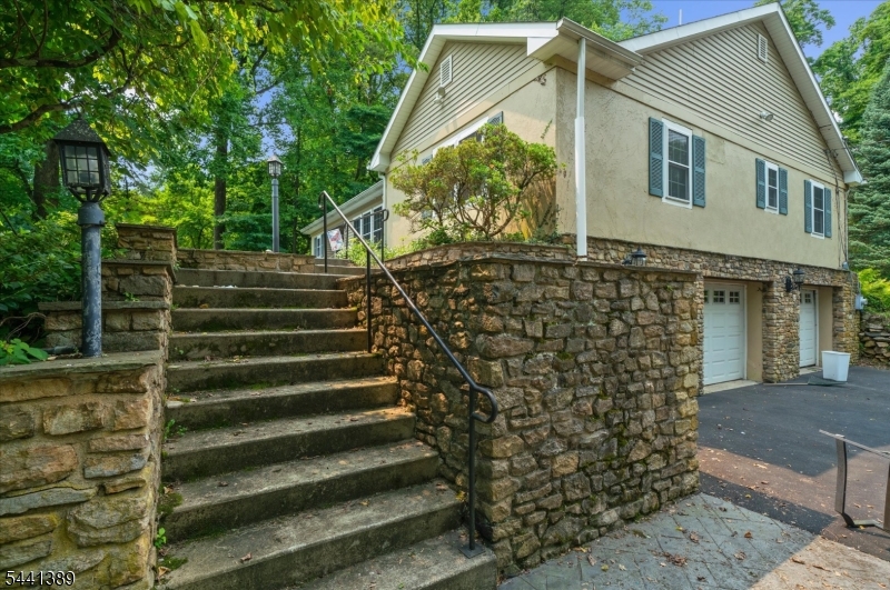 3 Walden Rd Property Photo 5