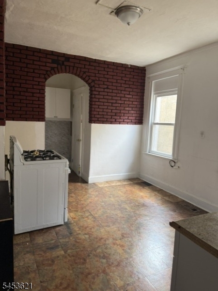 159 Elmora Ave Property Photo 4