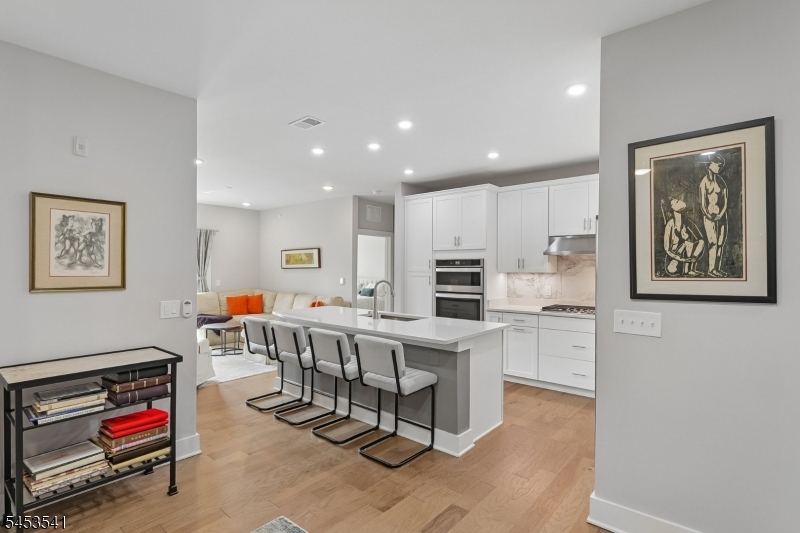 2 Vanderbilt Blvd 403 Property Photo 10