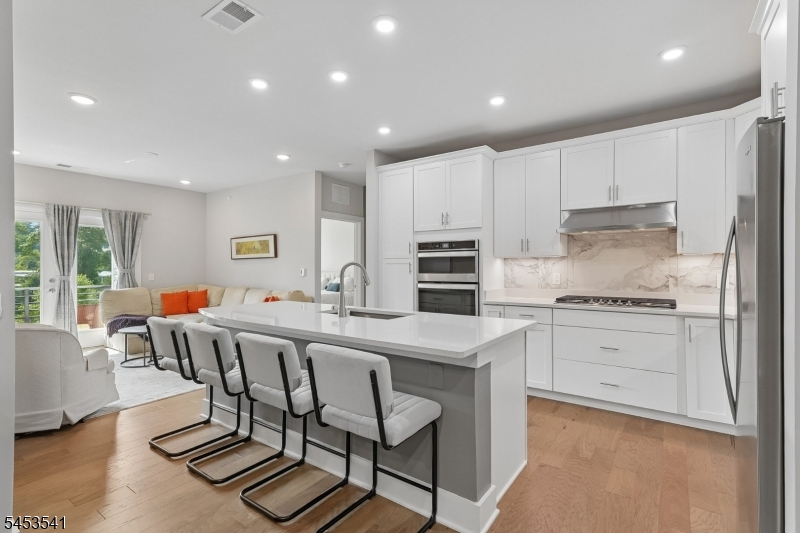 2 Vanderbilt Blvd 403 Property Photo 12