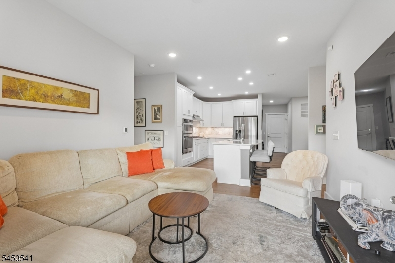 2 Vanderbilt Blvd 403 Property Photo 16
