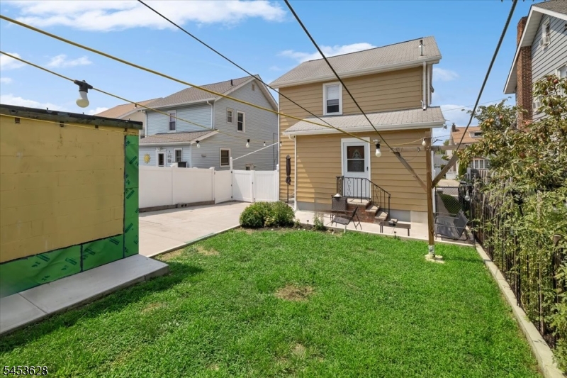 18 Newell Pl Property Photo 19