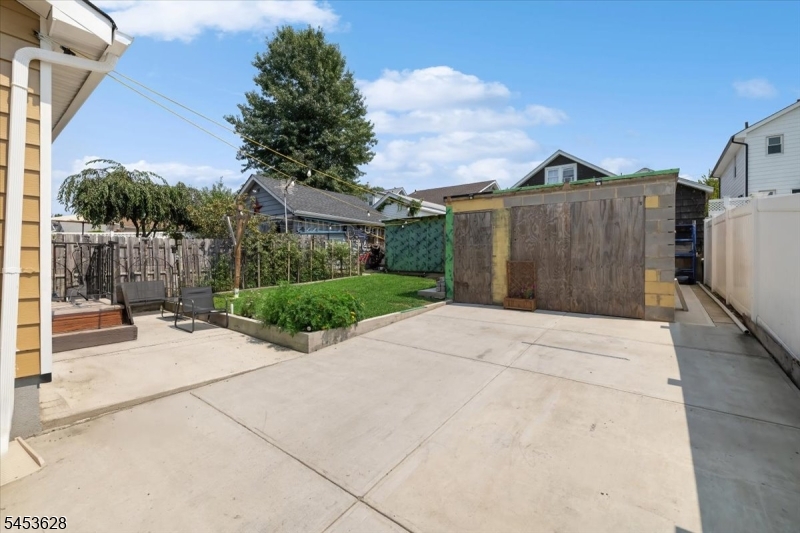 18 Newell Pl Property Photo 20