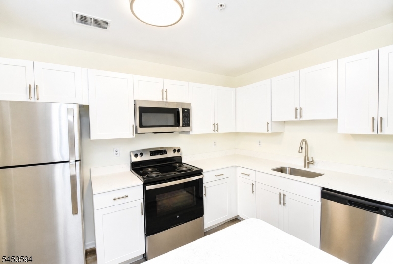 1311 King Ct Property Photo 1