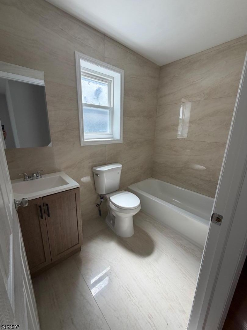 256 Ellis Ave Property Photo 6