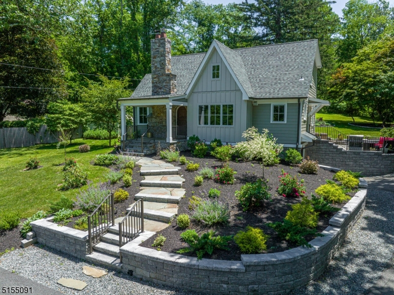 302 Mendham Rd Property Photo 1