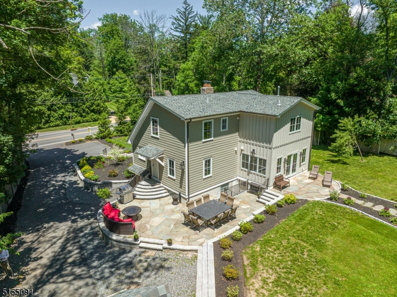 302 Mendham Rd Property Photo 2
