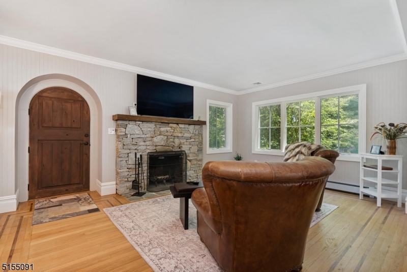 302 Mendham Rd Property Photo 4