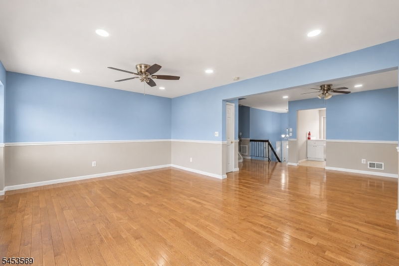 3003 North Oaks Boulevard Property Photo 4