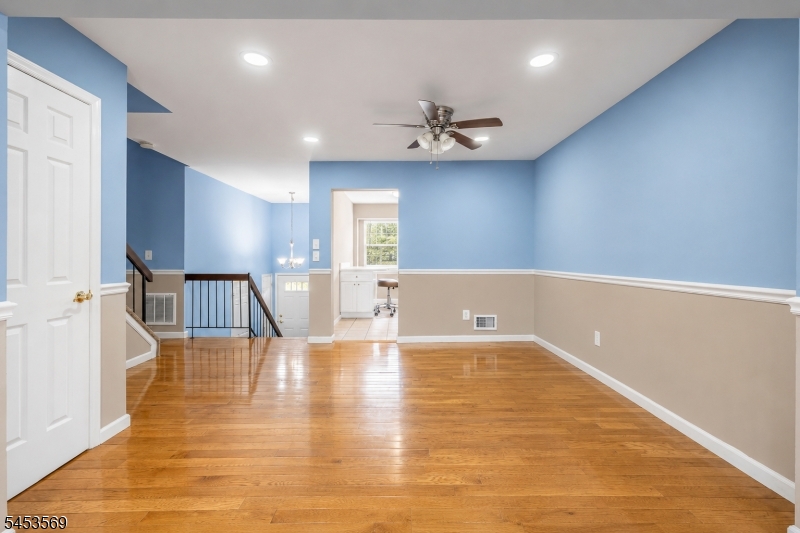 3003 North Oaks Boulevard Property Photo 5