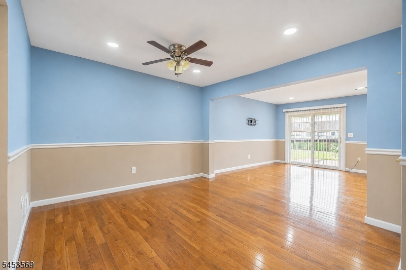 3003 North Oaks Boulevard Property Photo 9