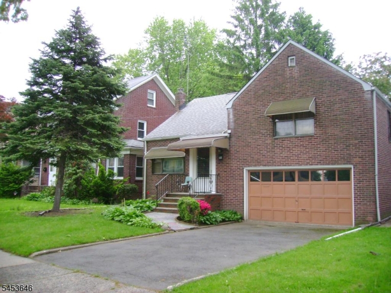 40 Ridgewood Ave Property Photo 1