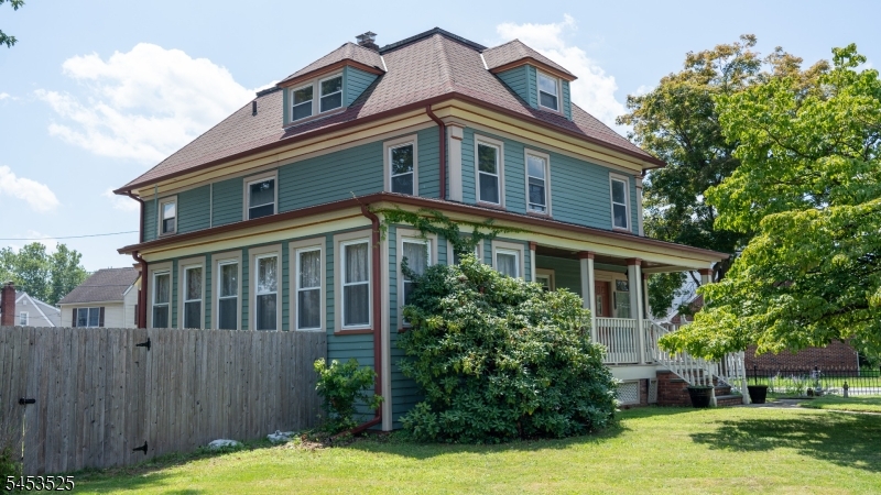 288 Paterson Ave Property Photo 1