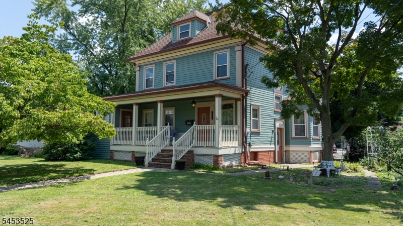 288 Paterson Ave Property Photo 2