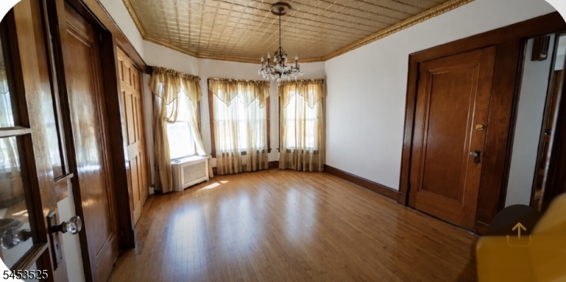 288 Paterson Ave Property Photo 5