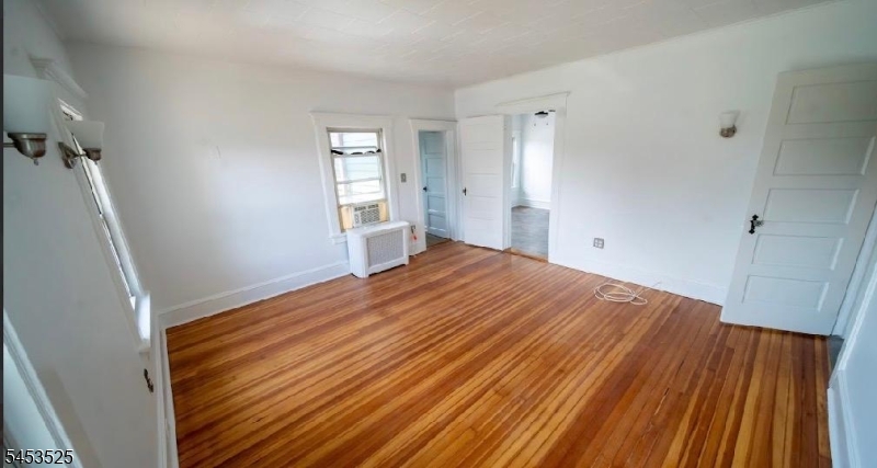 288 Paterson Ave Property Photo 17