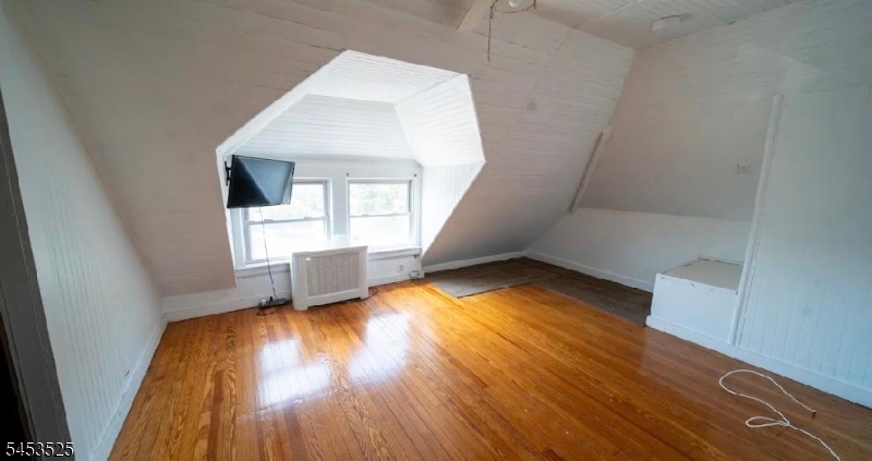 288 Paterson Ave Property Photo 23
