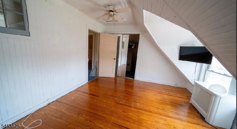 288 Paterson Ave Property Photo 24