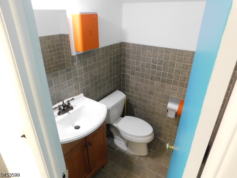 107 Stuyvesant Ave Property Photo 5