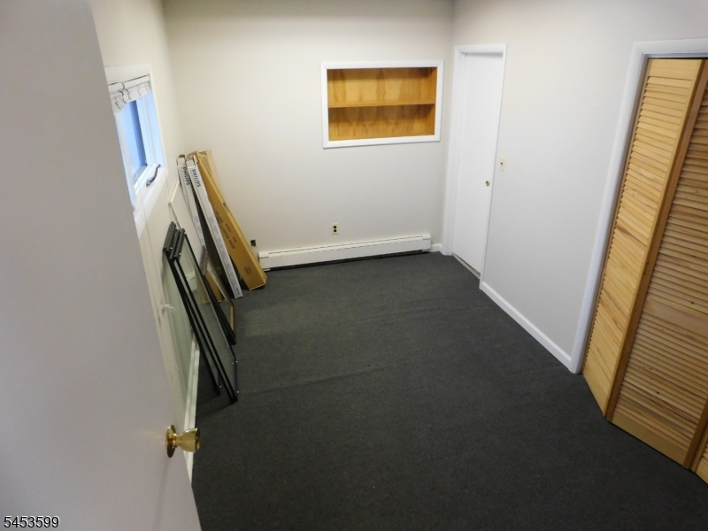 107 Stuyvesant Ave Property Photo 8