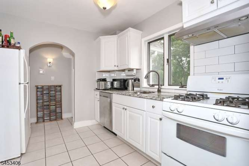 120 Liberty St Property Photo 6
