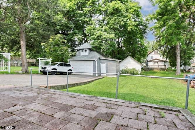 120 Liberty St Property Photo 23