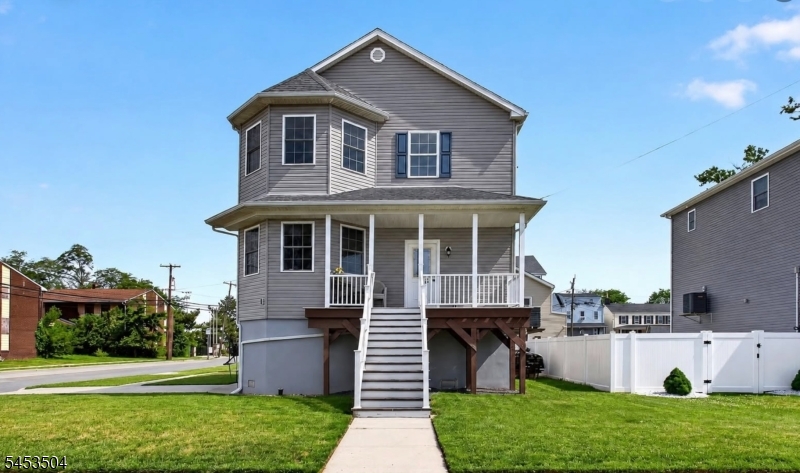 120 S Rosewell Avenue Property Photo 1