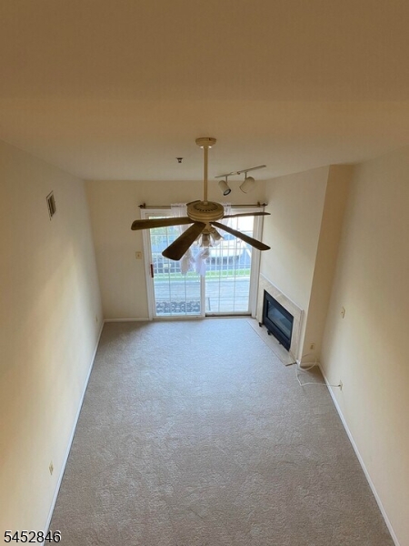 220 Cambridge Ct Property Photo 4