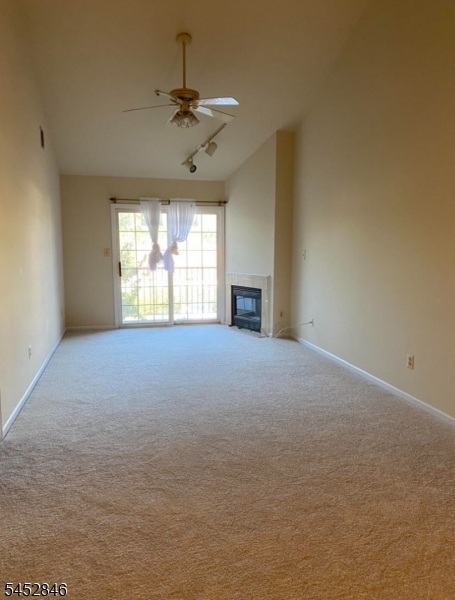 220 Cambridge Ct Property Photo 6