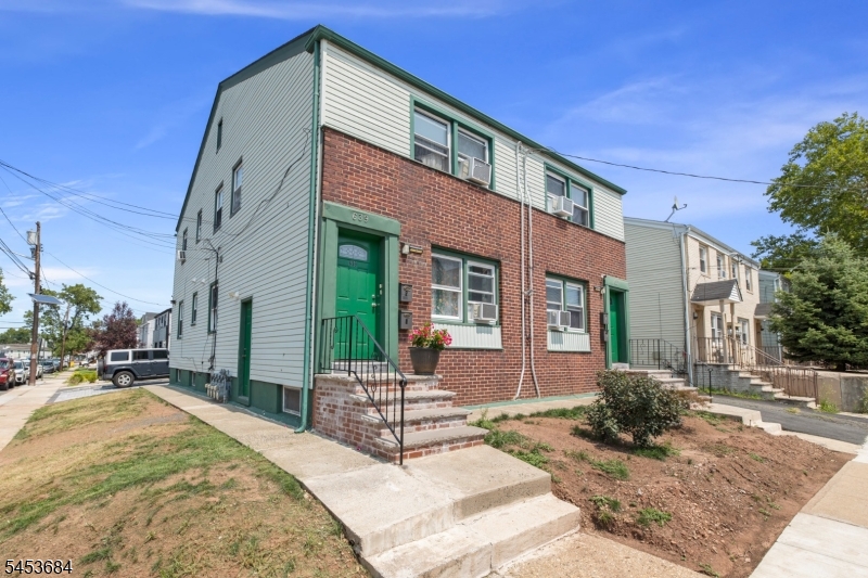 637 Myrtle St 4 Property Photo 1