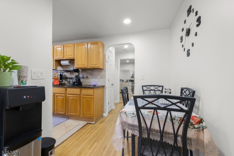 637 Myrtle St 4 Property Photo 6