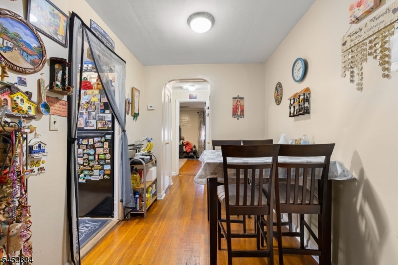 637 Myrtle St 4 Property Photo 11