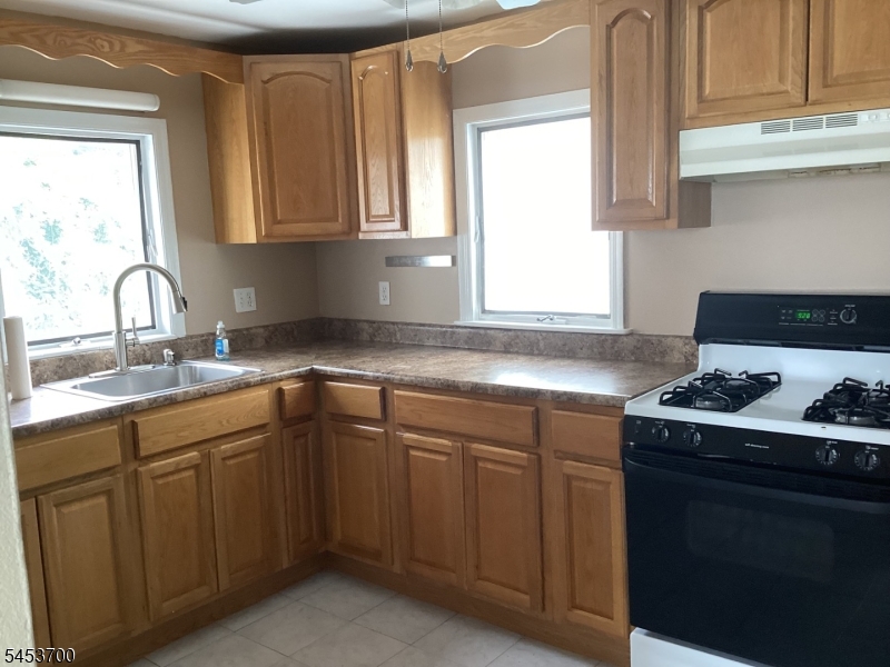 275 Wanaque Ave Property Photo 6