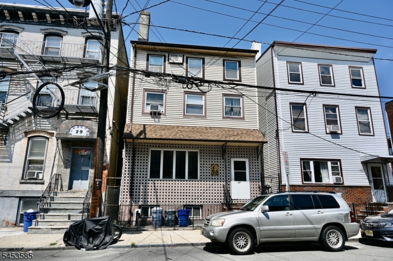 77 Columbia St 3 Property Photo 1