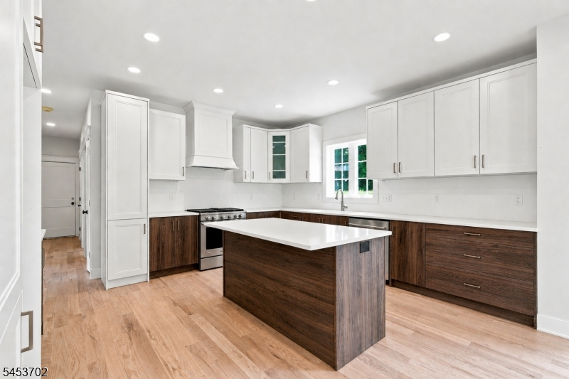 6 Highland Meadows Road Property Photo 9