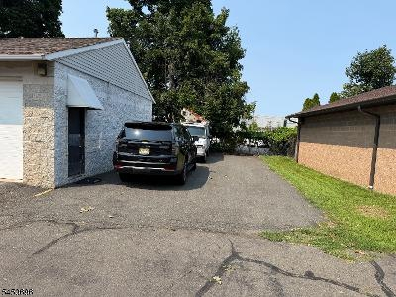 83 Lackawanna Ave Property Photo 1