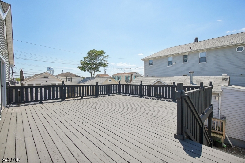 220 Bay Ter Property Photo 22