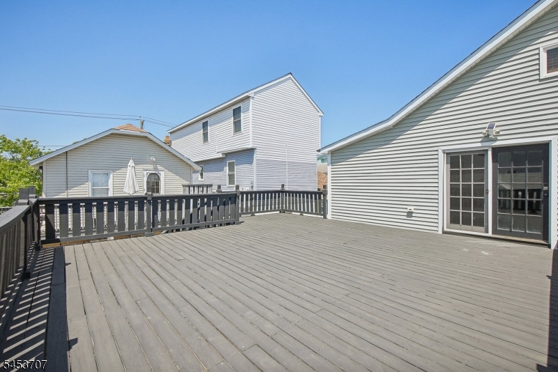 220 Bay Ter Property Photo 23
