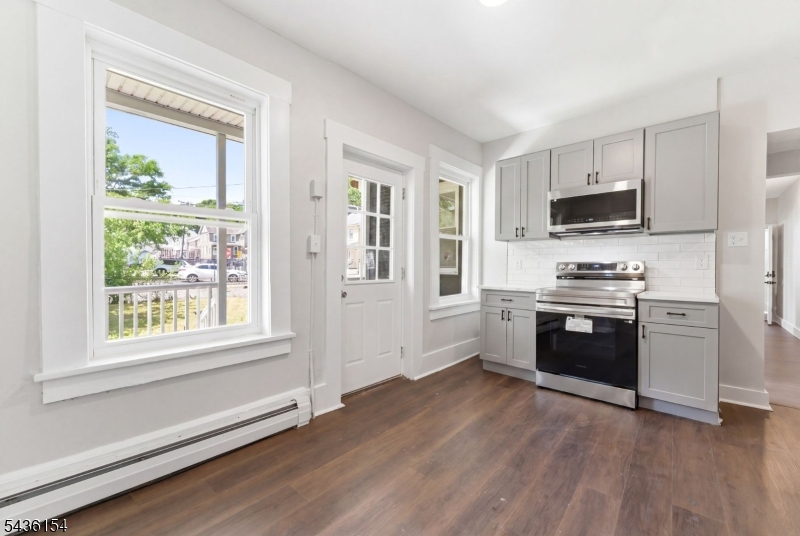 60 Brainard St Property Photo 14